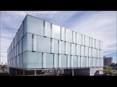 U-förmige Trennwand aus Glas