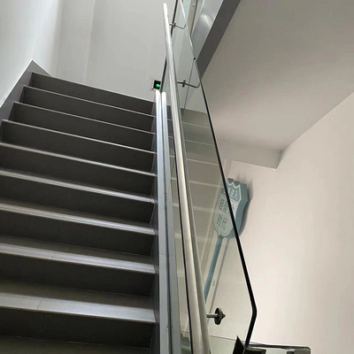 Vintage Design Glas Treppenhandgeländer Pulver beschichtet / poliert / gebürstet / anodisiert