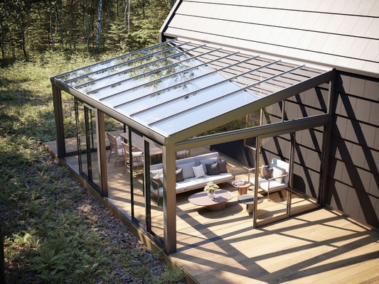 Maßgeschneiderte Größe Glashäuser für das Wohnen im Freien Glatte Oberfläche Aluminiumrahmen Sonnenzimmer