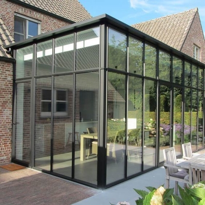Four Seasons Sonnenzimmer Außen mit Schiebetür und glatter Pulverbeschichtung