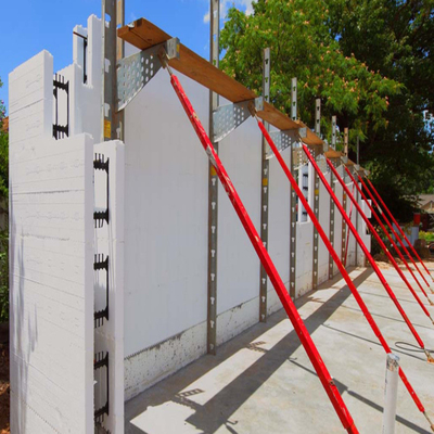 Maßgeschneiderte Farbstahlbrüstung für den Bau von ICF-Wandstützen in 2 mm Dicke