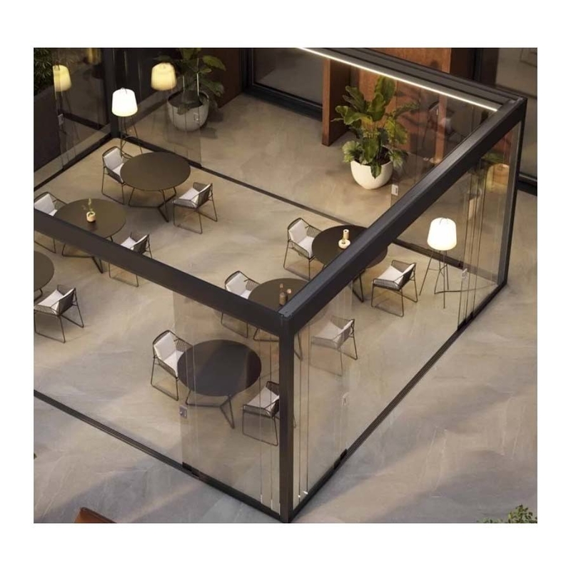 Maßgeschneiderte Größe Glashäuser für das Wohnen im Freien Glatte Oberfläche Aluminiumrahmen Sonnenzimmer